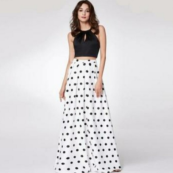 Prom Dresses - Picture 2 of 5